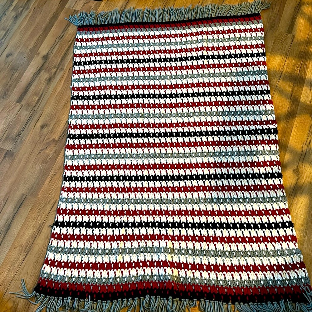 Handmade Afghan Throw- 40x67🌿- Red White Navy and Grey-